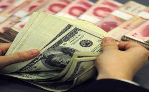 特朗普“变脸”黄金吹响反击号角!彭博最新调查:交易员如何看下周金价?